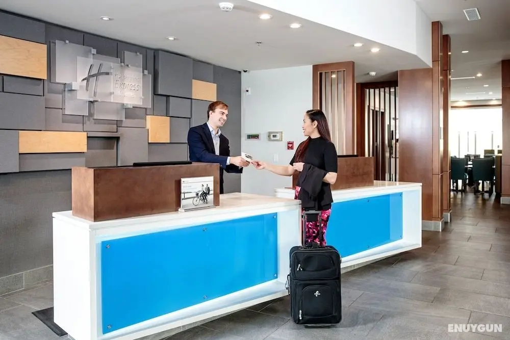Holiday Inn Express & Suites West Edmonton - Mall Area, an IHG Hotel - Lobi