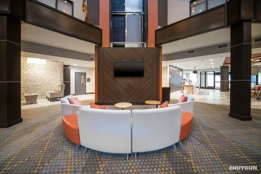 Holiday Inn St. Louis - Creve Coeur, an IHG Hotel - Lobi