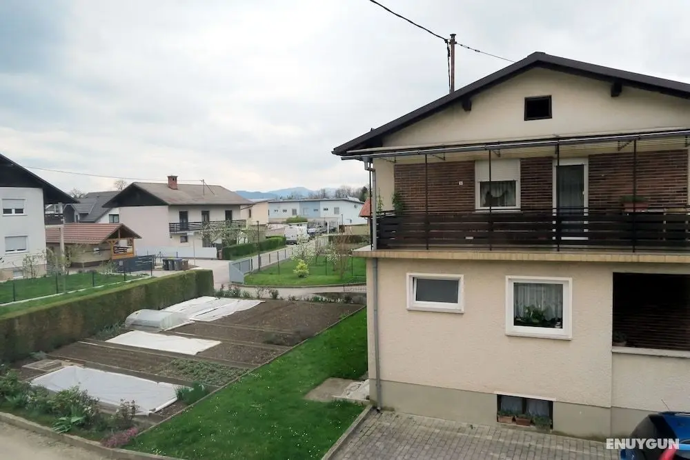 Holiday Rooms & Apartments - Rosy Garden - Oda Manzaraları
