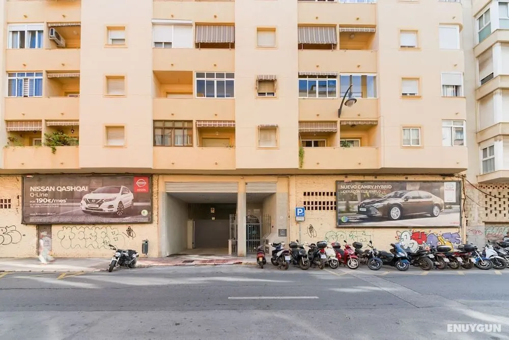 Holidays2Malaga Train Station Area Apartments - Dış Mekan