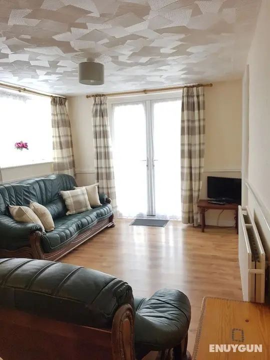 Holly Cottage - Öne Çıkan Resim