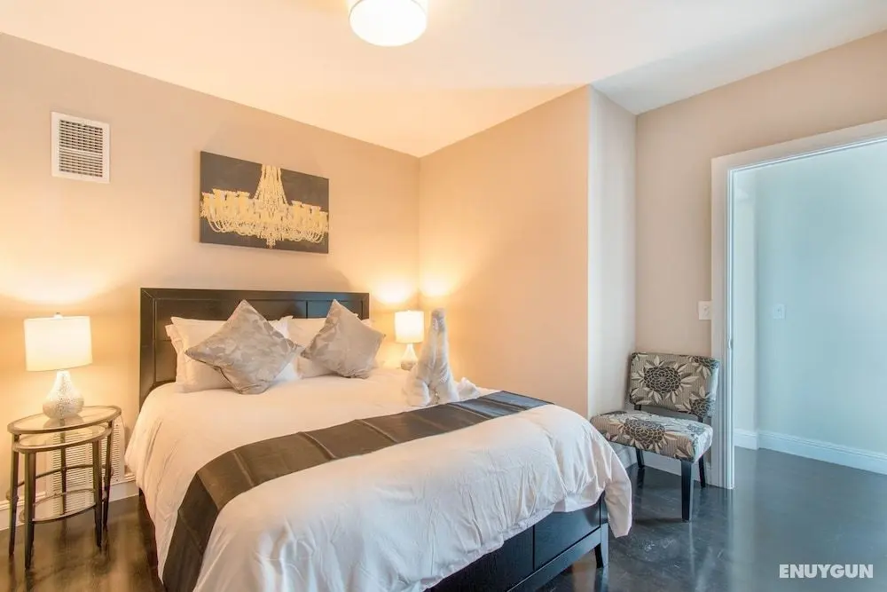 Hollywood Dream House 5 Br with POOL - Oda