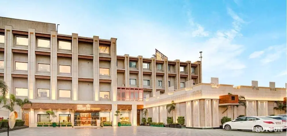Hotel Home In By Amrik Sukhdev - Öne Çıkan Resim
