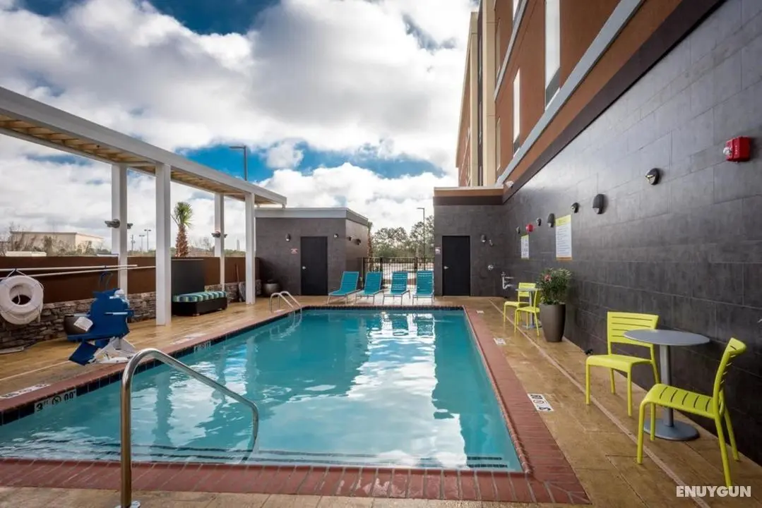 Home2 Suites by Hilton Gulfport, MS - Havuz