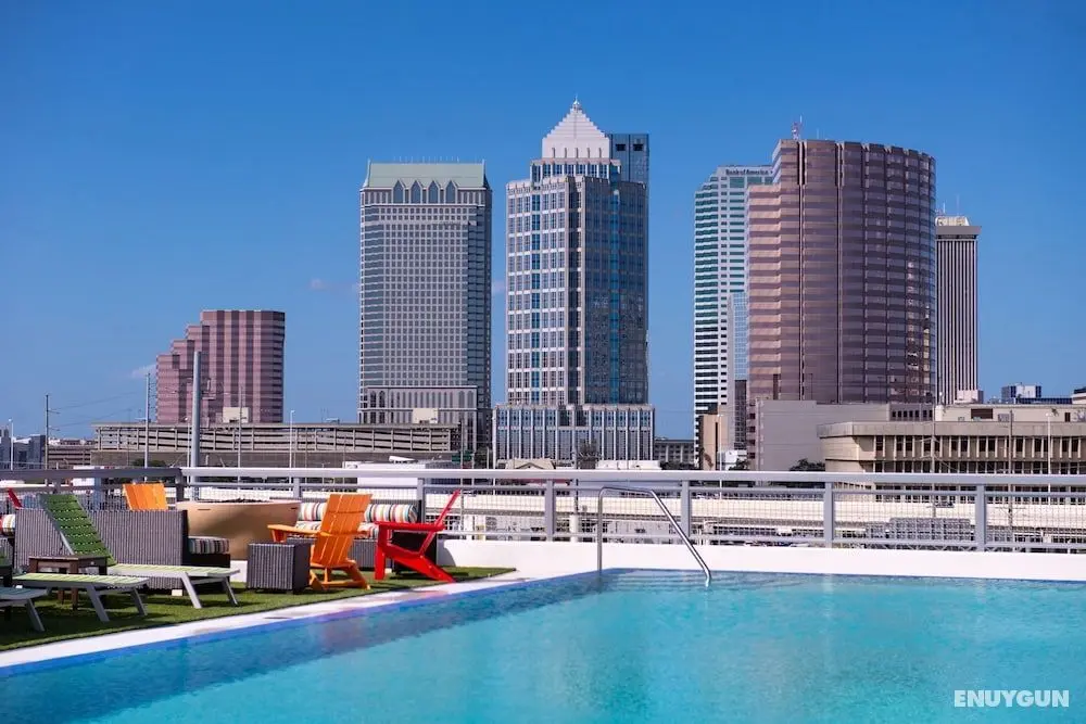 Home2 Suites by Hilton Tampa Downtown Channel District - Havuz
