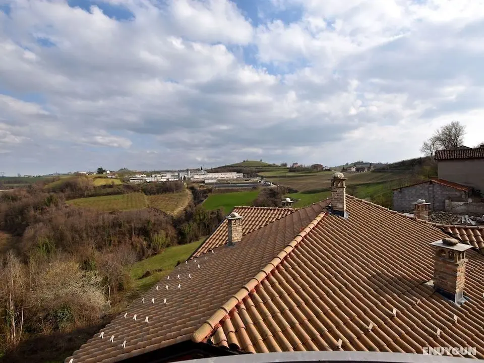 Homely Apartment With Roof Terrace, Garden Furniture, Garage - Konum Öne Çıkanlar