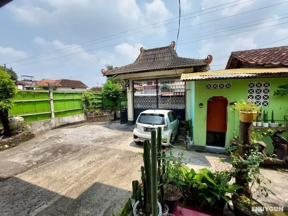 HOMESTAY RACHMAD HOMESTAY WARUNGBOTO - Öne Çıkan Resim