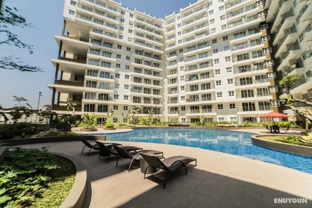 Homey 3BR Apartment at Gateway Pasteur near Exit Toll - Dış Mekan
