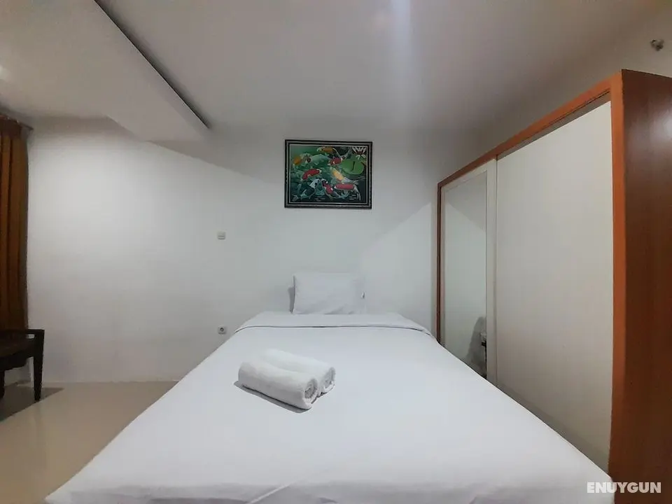 Homey And Comfort Stay Studio At Green Park Yogyakarta Apartment - Oda