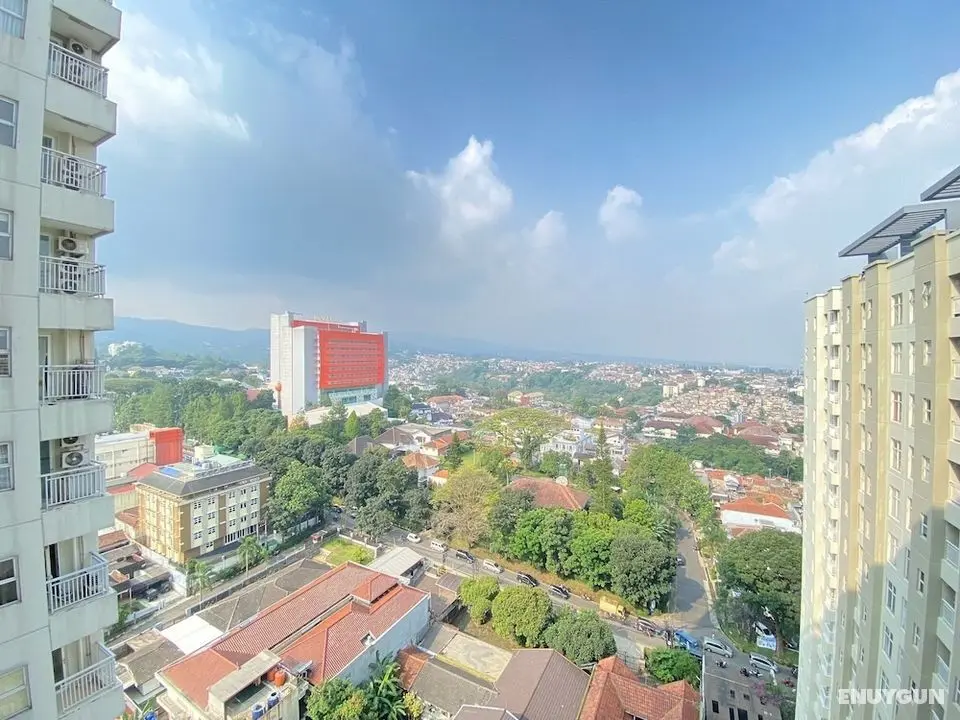 Homey Furnished 2Br Apartment At Parahyangan Residence - Dış Mekan