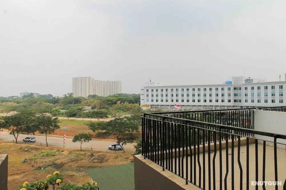 Homey Studio at The Oasis Cikarang Apartment - Oda Düzeni