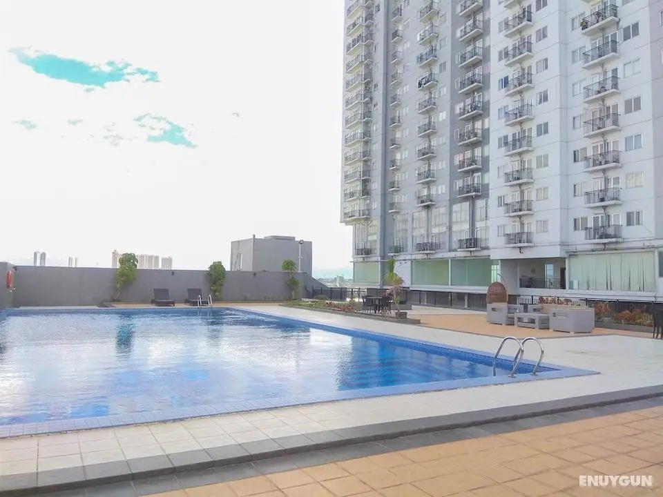 Homey Studio @ Park View Condominium Apartment - Havuz