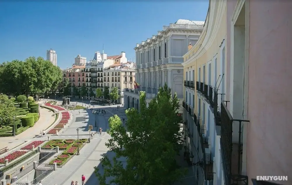 Hostal Central Palace Madrid - Konum Öne Çıkanlar