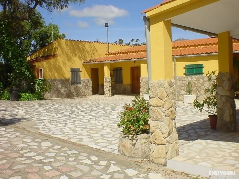 Hostal Las Encinas - Dış Mekan
