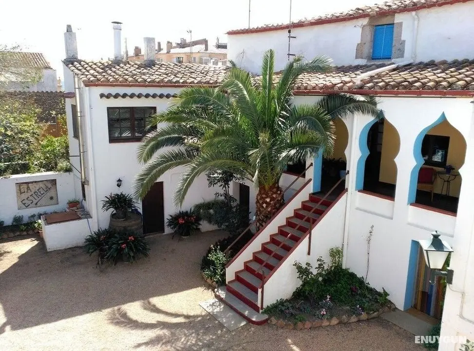 Hostal L'Estrella - Dış Mekanlar