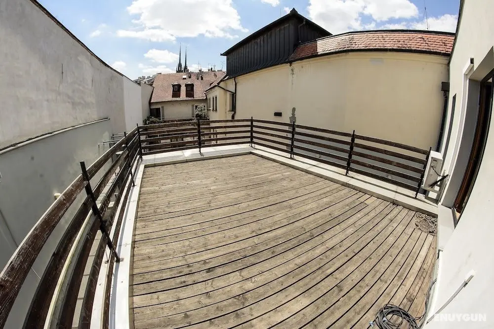 Hostel Eleven - Dış Mekanlar