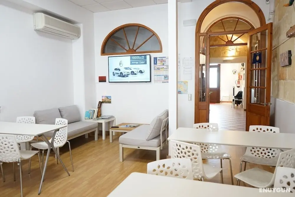 Hostel Menorca - Albergue Juvenil - Öne Çıkan Resim