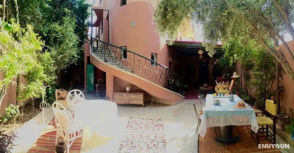 Hostel Villa Red City - Misafir Tesisleri ve Hizmetleri