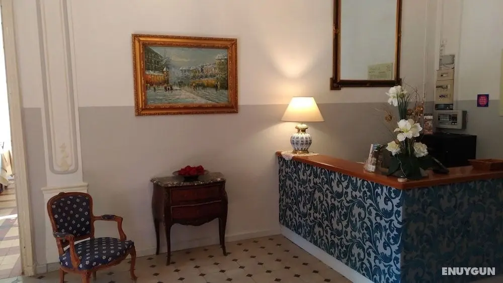 Hostellerie De La Cremaillere - Lobi