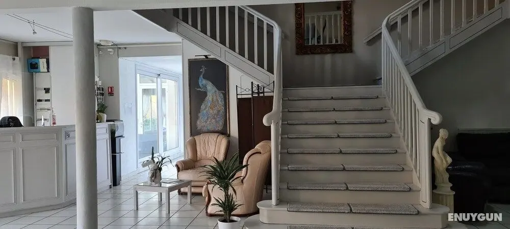 Hostellerie du paon blanc - Lobi