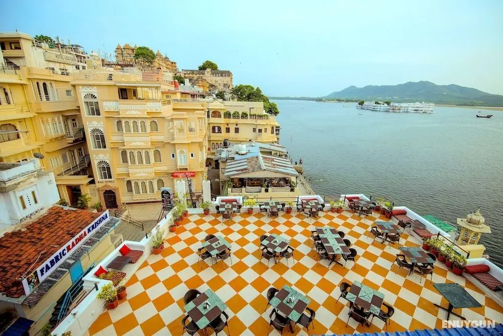 Hotal Devraj Niwas on Lake Pichola Udaipur - Dış Mekan