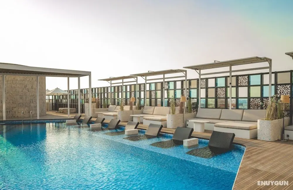 The House Hotel Al Khiran - Havuz