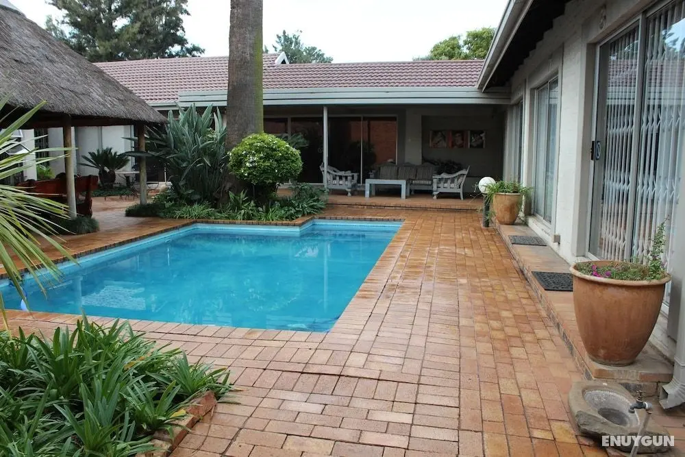 House and Heart Guest House - Havuz