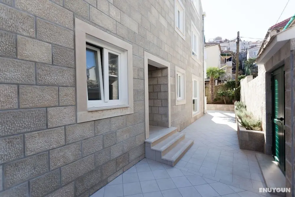 House Hedera III - Lobi
