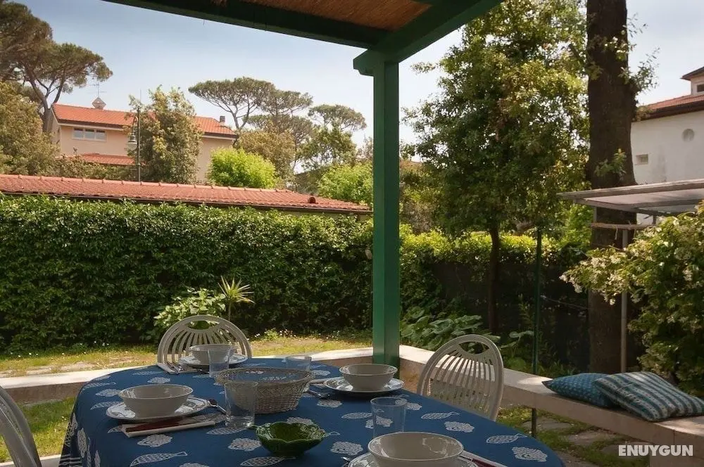 House in Marina di Pietrasanta With Large Garden 300 Meters From the sea - Öne Çıkan Resim