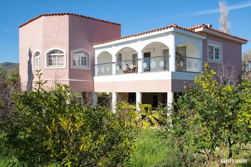 House of Paradise in front of the golf court-sea - Öne Çıkan Resim