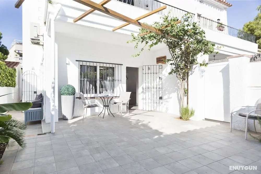 House - Petit Paradis - Öne Çıkan Resim