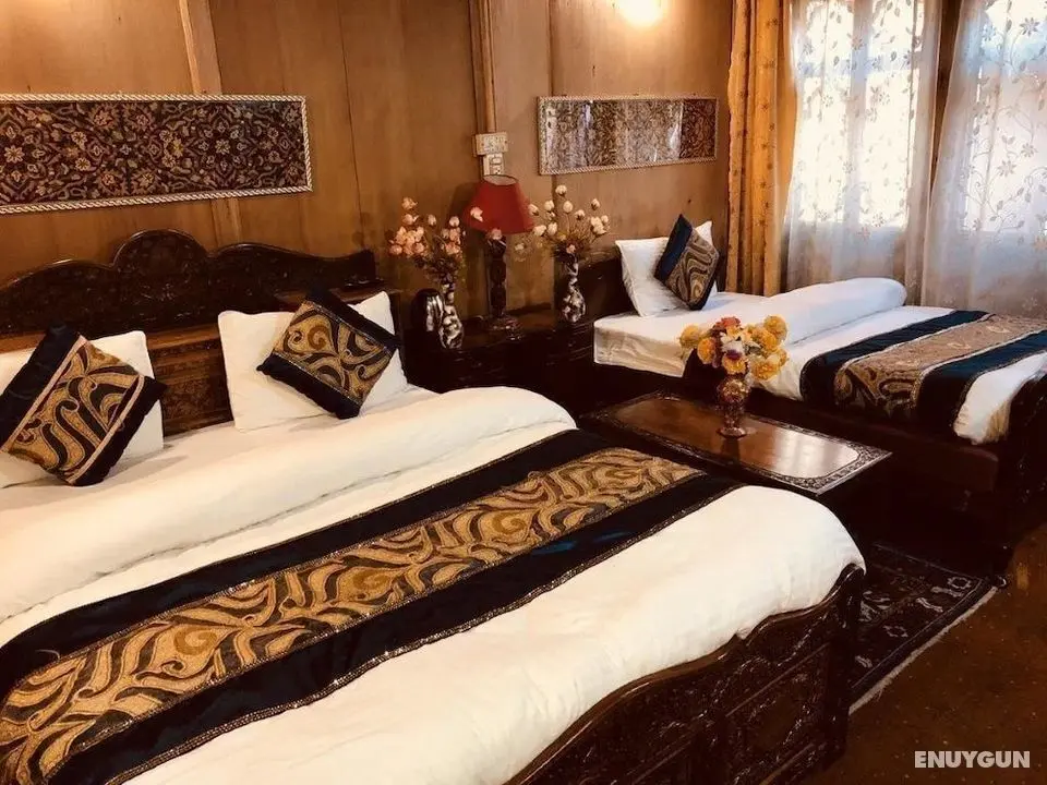 Houseboat Lake Thao - Öne Çıkan Resim