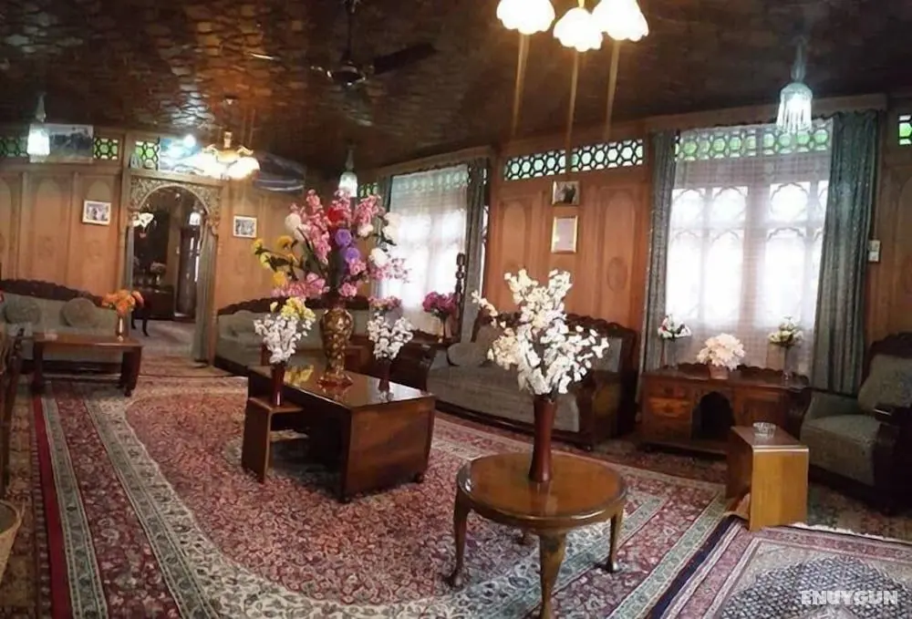Houseboat Prince Of Bombay - Öne Çıkan Resim