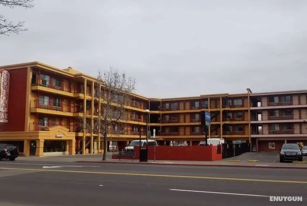 Howard Johnson by Wyndham Reno Downtown - Dış Mekan