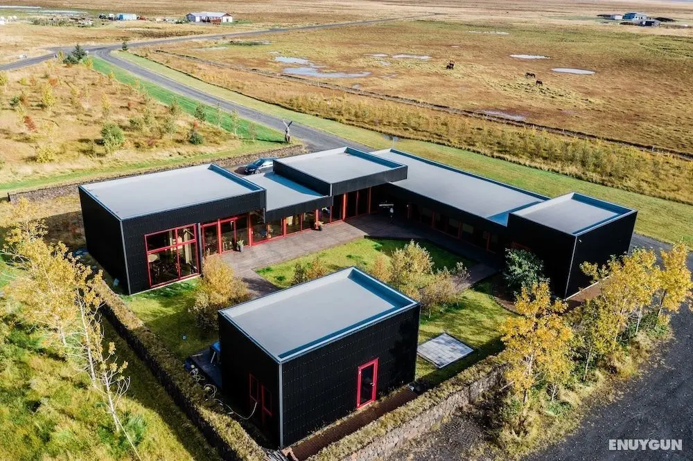 Hrafntinna Villa - Öne Çıkan Resim