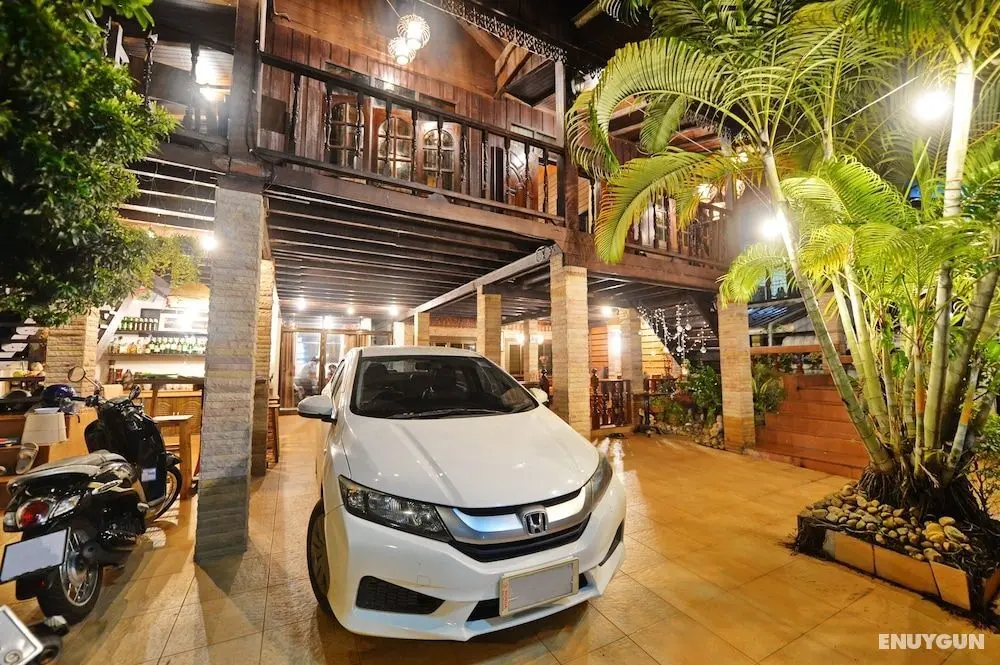 Huan Kawin Est.58 Lanna Home & Collection - Otopark