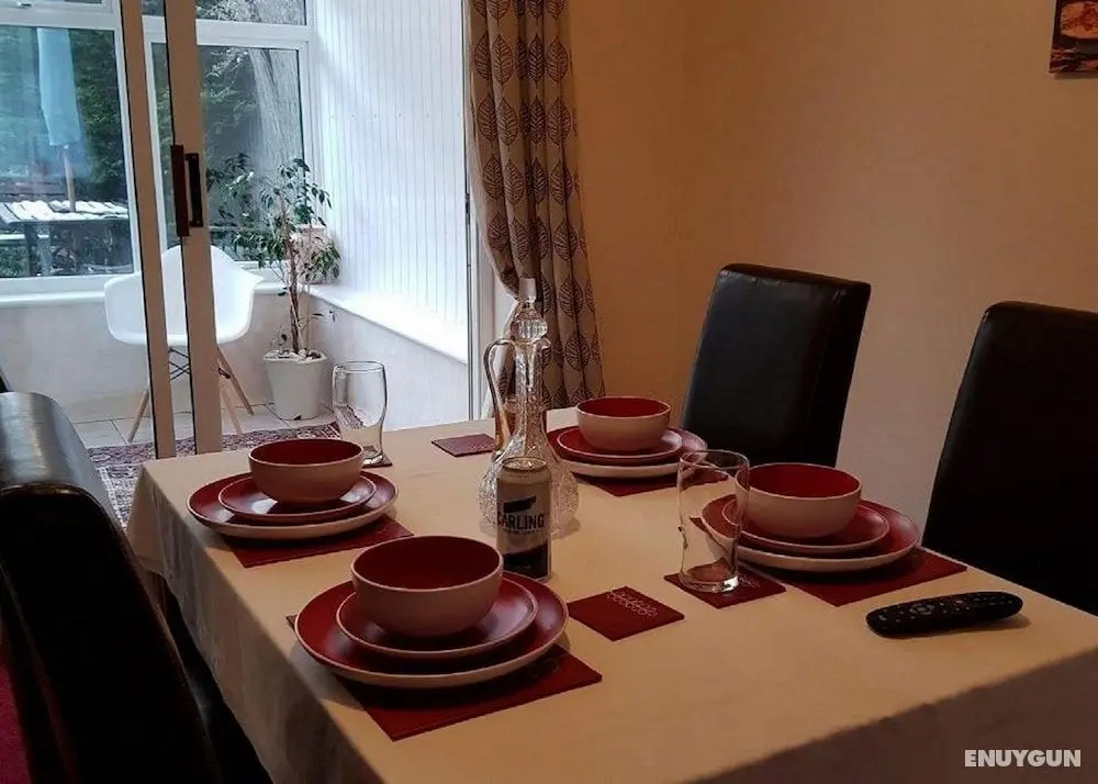 Huku Kwetu - Ravenhill House - Öne Çıkan Resim