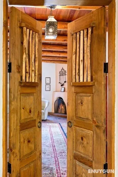 Hummingbird - Spectacular Views, Stunning East Side Home, Walk to Canyon Rd - Oda