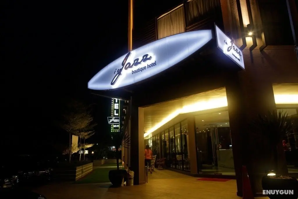 I AM JAZZ HOTEL - Öne Çıkan Resim