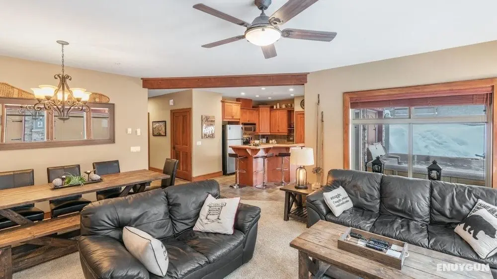 I Spy - Cozy Pet Friendly, Ski In/Ski Out Condo with Private Hot Tub - Öne Çıkan Resim