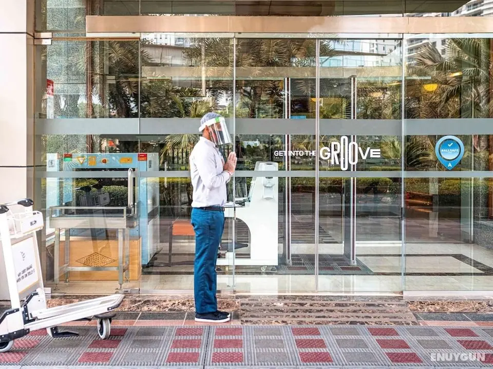 ibis Gurgaon Golf Course Road Hotel - Dış Mekan