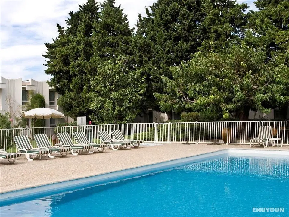 Ibis Styles Avignon Sud - Havuz