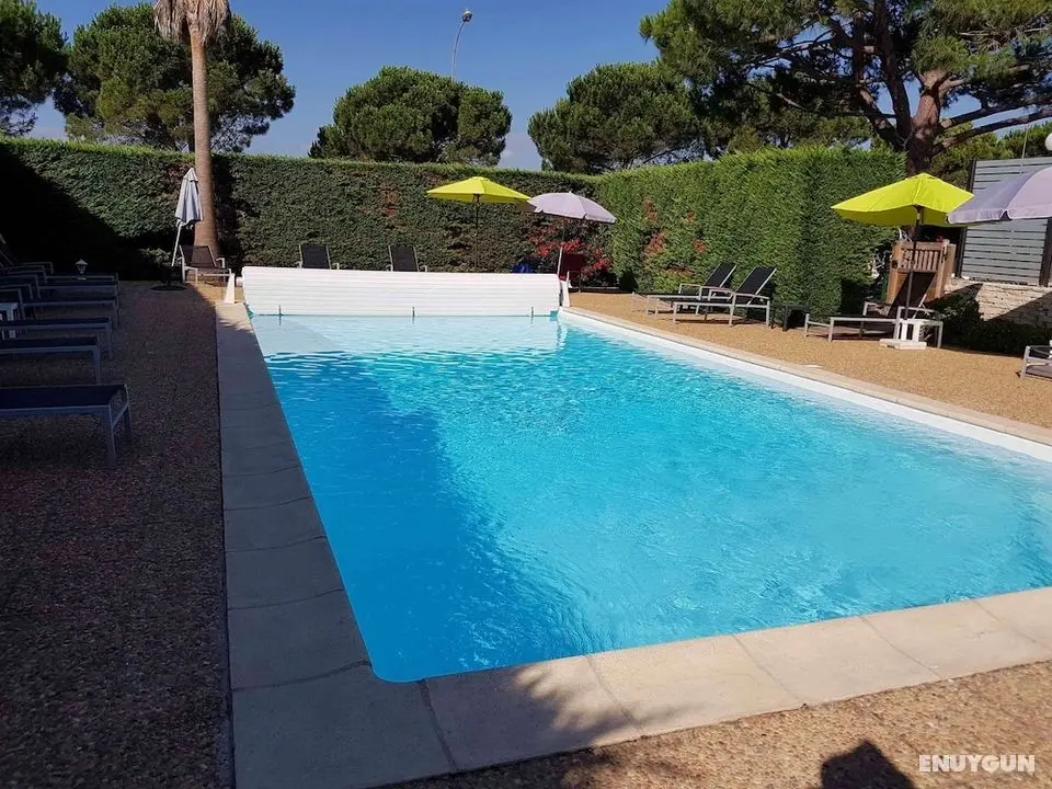 ibis Styles Fréjus Saint-Raphaël - Havuz