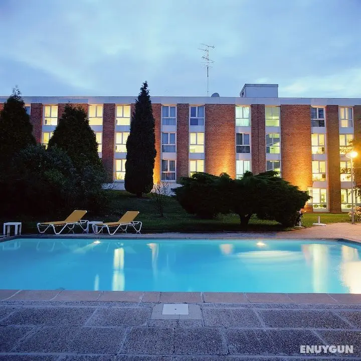 ibis Styles Lille Neuville en Ferrain - Havuz
