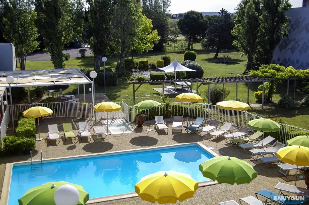 ibis Styles Marseille Provence Airport - Havuz