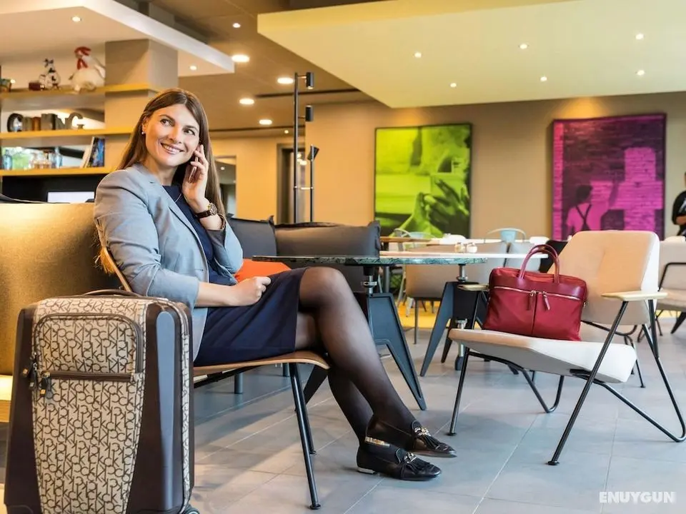 ibis Zurich Messe-Airport - Lobi