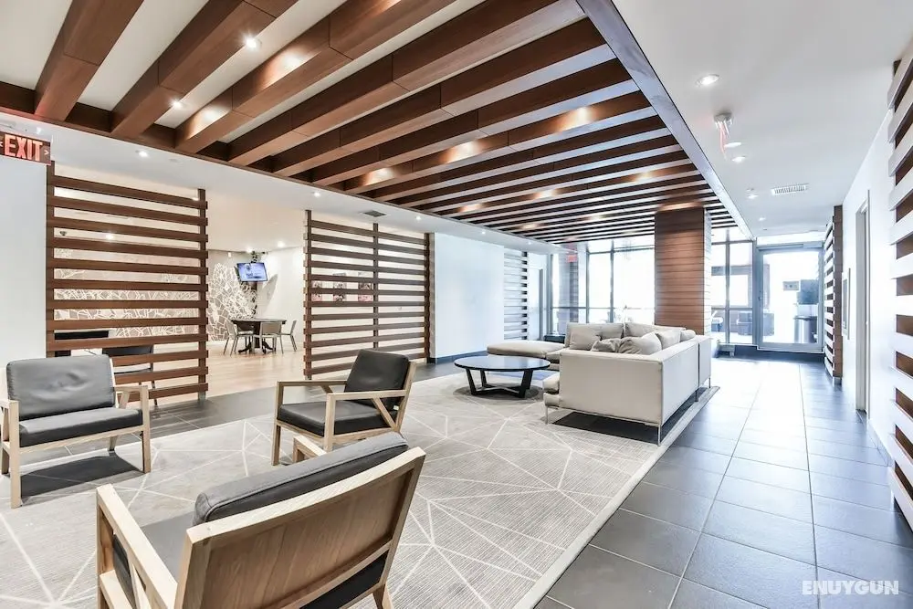 Iceboat Terrace Luxury Condos - Öne Çıkan Resim