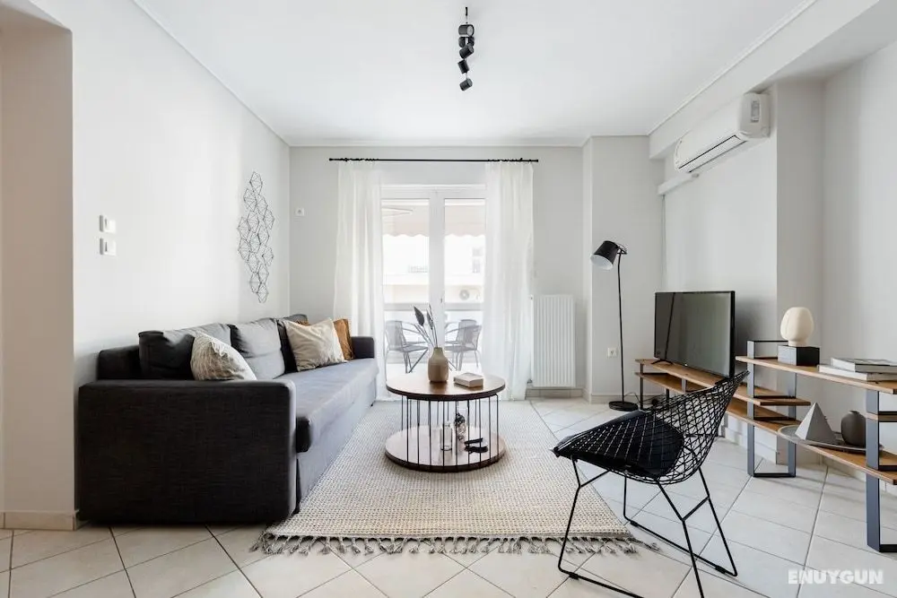 Ideal 1 BR Apartment in Petralona - Öne Çıkan Resim
