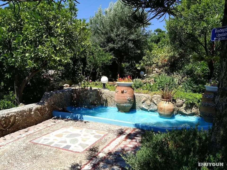 Ideal Place for Family Near the Beach With Garden - Öne Çıkan Resim