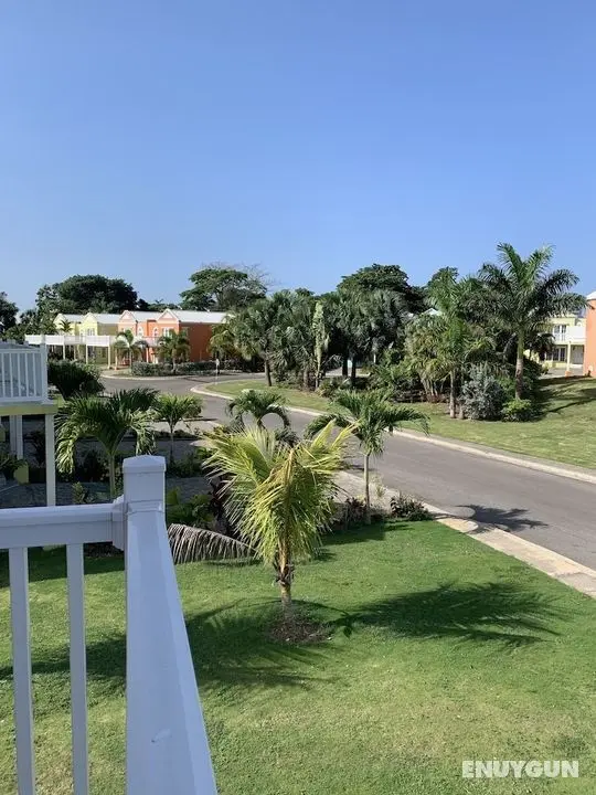 Idyllic Duplex with Ocean - Öne Çıkan Resim